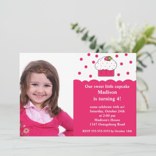 スイートカップケーキフォト誕生日招待状 招待状 (スタンド正面)