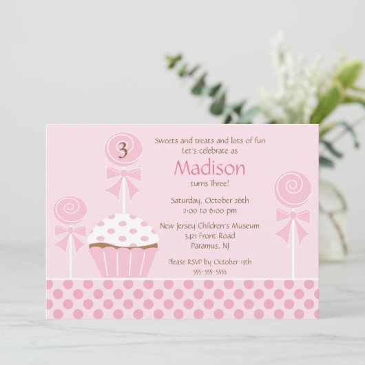 スイートカップケーキ誕生日招待状 招待状 (スタンド正面)