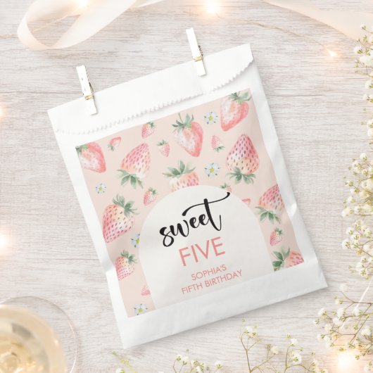 スイートストロベリー子供の誕生日 フェイバーバッグ (クリップ留めされた状態)