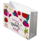 スイートストロベリー子供の誕生日 ラージペーパーバッグ (正面アングル)