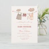 スイートニュートラルピンクボホベビーガール服シャワー 招待状 (スタンド正面)