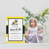 スイートビーデイパーティーかわいいイエローフォト誕生日 招待状 (スタンド正面)