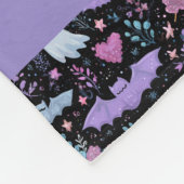 スイートピンクとパープルハロウィーンのこうもりと幽霊 フリースブランケット (角)