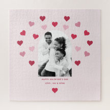 スイートピンクと赤いハートパターン（の模様が）ある写真バレンタイン