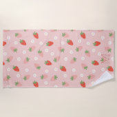 スイートピンクと赤のイチゴのモノグラム ビーチタオル (正面)
