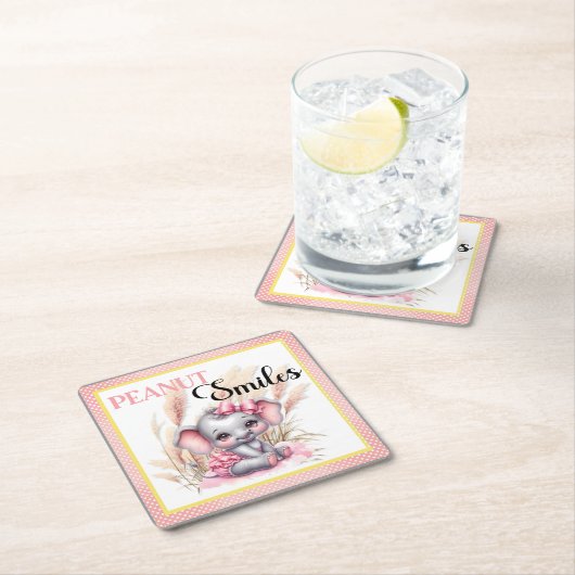 スイートピンクゾウ – ピーナッツスマイル スクエアペーパーコースター (インサイチュ)