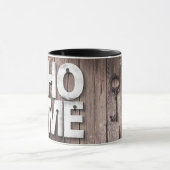スイートホームウッドボードプランクウォールぶら下がったズ鍵 マグカップ (中央)