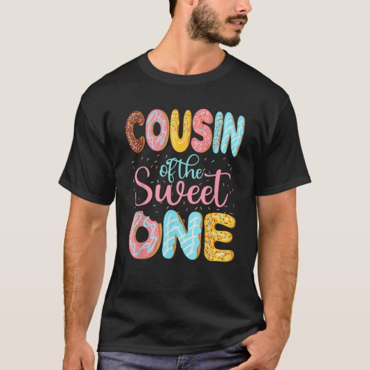 スイートワンキューズドーナツの家族マッチングのいとこ Tシャツ (正面)