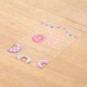 スイートワンドナッツピンクの最初の誕生日パーティー アクリル招待状 (レイダウン)