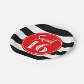 スイート16バースデーパーティーレッド白黒ストライプ ペーパープレート (アングル)