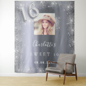 スイート16 シルバー写真 グリッター ダスト ウェルカム タペストリー (インサイチュ)