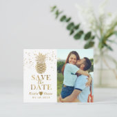 スイート ゴールド パイナップル フォト セーブ ザ デート ポストカード (スタンド正面)