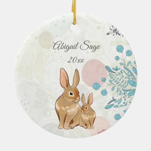 スイーパーソナライズされたトバニーズベビーの第1クリスマス セラミックオーナメント (裏面)