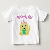 スウィートイエローキャット誕生日ガール ベビーTシャツ (正面)