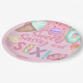 スウィートサッシーと6歳の誕生日パーティー紙プレート。 ペーパープレート (アングル)