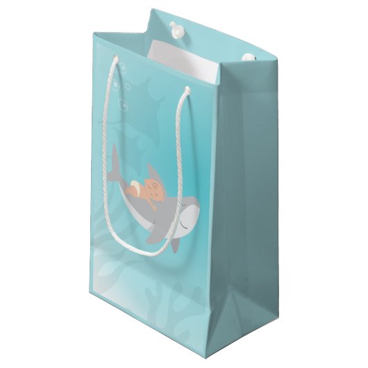 スウィートシャークベビーシャワー抱き枕 スモールペーパーバッグ (正面アングル)