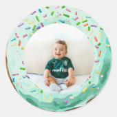 スウィートタイムパステルグリーンドーナツ誕生日 ラウンドシール (正面)