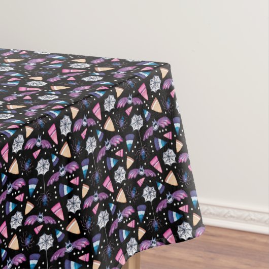 スウィートハロウィーンこうもりスパイダーズ&キャンディーコーンのブラック テーブルクロス (インサイチュ)
