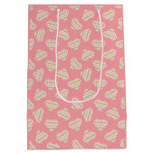 スウィートバレンタインアーガイルハートスウィートピンク ミディアムペーパーバッグ (裏面)