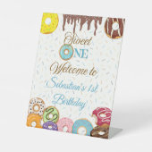 スウィートパーソナライズされたワン初誕生日ウェルカムサイン 台座サイン (正面)