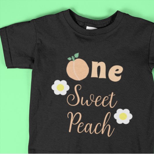 スウィートピーチ1歳の誕生日 ベビーTシャツ