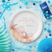 スウィートリトルカボチャのピンクの弓が途中にある ペーパープレート (パーティー)