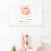 スウィートリトルカボチャのピンクの弓が途中にある 横断幕 (インサイチュ)