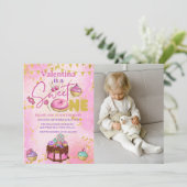 スウィートワンの誕生日ピンクのフェイクグリッター写真 招待状 (スタンド正面)
