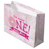 スウィートワンドーナツ振りかける1stバースデーガール ラージペーパーバッグ (正面アングル)