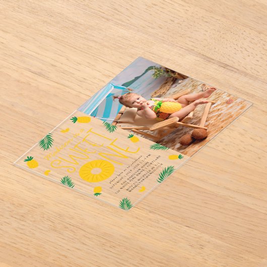 スウィートワンパイナップルフォト1st誕生日パーティー アクリル招待状 (レイダウン)