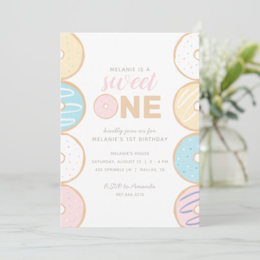 スウィートワンパステルドーナスファースト誕生日パーティインビタ 招待状 (スタンド正面)