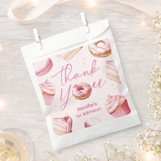 スウィートワンピンクキュートドーナツ女の子1st誕生日パーティー フェイバーバッグ (クリップ留めされた状態)