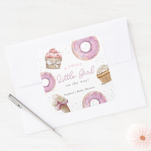 スウィート小さな女の子ピンクカップケーキ&ドーナツ赤ちゃんシャワー スクエアシール (封筒)