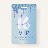 スウィート16アイスブルーメタリック誕生日招待状 バッジ (正面)