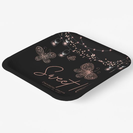 スウィート16バラ金ゴールドバタフライシックモダン誕生日 ペーパープレート (傾斜あり)