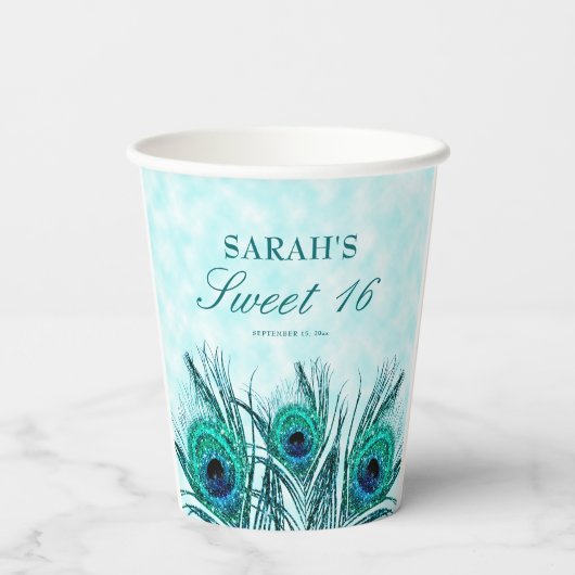スウィート16ピーコックフェザーズブルーティール(緑がかった色)グリッター 紙コップ (裏面)