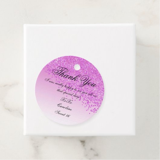 スウィート16フォローピンクグリッター パーソナライズされた フェイバータグ (インサイチュ)