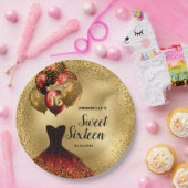 スウィート16レッドドレス金ゴールドグリッター16th誕生日 ペーパープレート (パーティー)