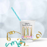 スウィート16誕生日キャンドル 紙コップ<br><div class="desc">Sweet sixteenの誕生日は特別だ。16本のきらびやかなキャンドル、小さな桃とラベンダーの花、ラベンダー、黒と金ゴールドの色のスパークリーな紙吹雪詳細とプリントされた紙カップを追加の特別なパーティーにする。単に"パーソナライズ"文字エディタで名前簡単を編集する。ZazzleのKidsUniqueでこのテーマの他のすべてのミックスと一致パーティー項目を探す。</div>