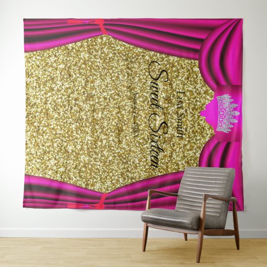 スウィート16 プリンセス クラウン ピンクのカーテン ゴールド グリッター タペストリー (インサイチュ(横))