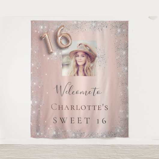 スウィート16 ローズゴールド フォト シルバー グリッター ウェルカム タペストリー (正面)