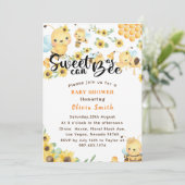 スウィート アズ キャン ビー ベイビー シャワー イエロー 招待状 (スタンド正面)