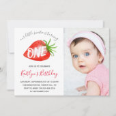 スウィート リトル ストロベリー 1歳の誕生日写真 招待状 (正面)