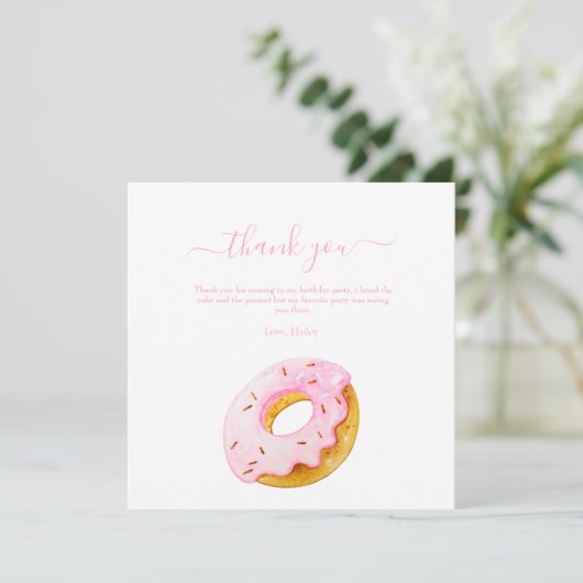 スウィート ワン ドーナツ バースデー インビテーション、ピンクのドーナツ サンキューカード (スタンド正面)