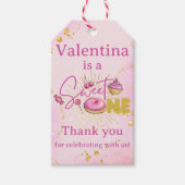 スウィート・ワン 1歳の誕生日 ピンク ゴールド ドーナツ 誕生日おめでとう ギフトタグ (正面)