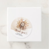 スウェットシャツを着たテディベアの赤ちゃんシャワー フェイバータグ (インサイチュ)