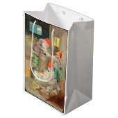 スウェーデンのクリスマスサンタ(by Jenny Nystrem) ミディアムペーパーバッグ (正面アングル)