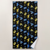 スウェーデンのフォークダラファームアニマルズLブルーとイエロー ビーチタオル (正面)