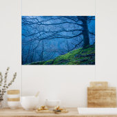 スウェーデンのブナ林の青い霧の朝 ポスター (キッチン)