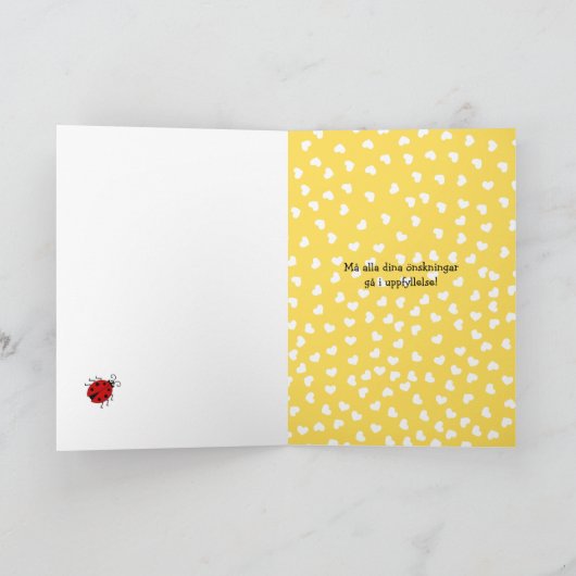 スウェーデンのラディバグブルー黄色の名前の誕生日カードを追加 カード (内部)